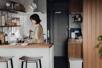 映画「ほつれる」より。