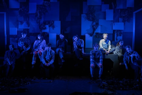 オレンヂスタ 第11回公演「街窩の燈火」より。（撮影：羽鳥直志）