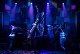 オレンヂスタ 第11回公演「街窩の燈火」より。（撮影：羽鳥直志）