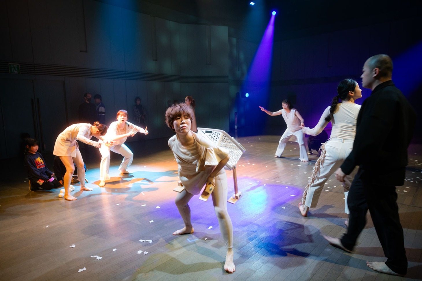 「キラリふじみ・ダンスカフェ スペシャルコラボレーション『幻想曲II』」第2楽章より。（撮影：三浦麻旅子）