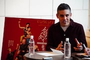 「インヘリタンス-継承-」作者のマシュー・ロペス。(提供:東京芸術劇場)