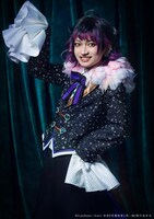 石橋弘毅扮するラムリ・ベネット。