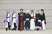 舞台「地獄楽-終の章-」囲み取材の様子。