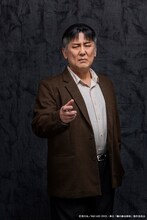 阿部裕扮するティム・マルコー。