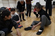 「埼玉回遊〈特大号!〉 ~風と土地のロマンス」稽古の様子。(撮影:大洞博靖)