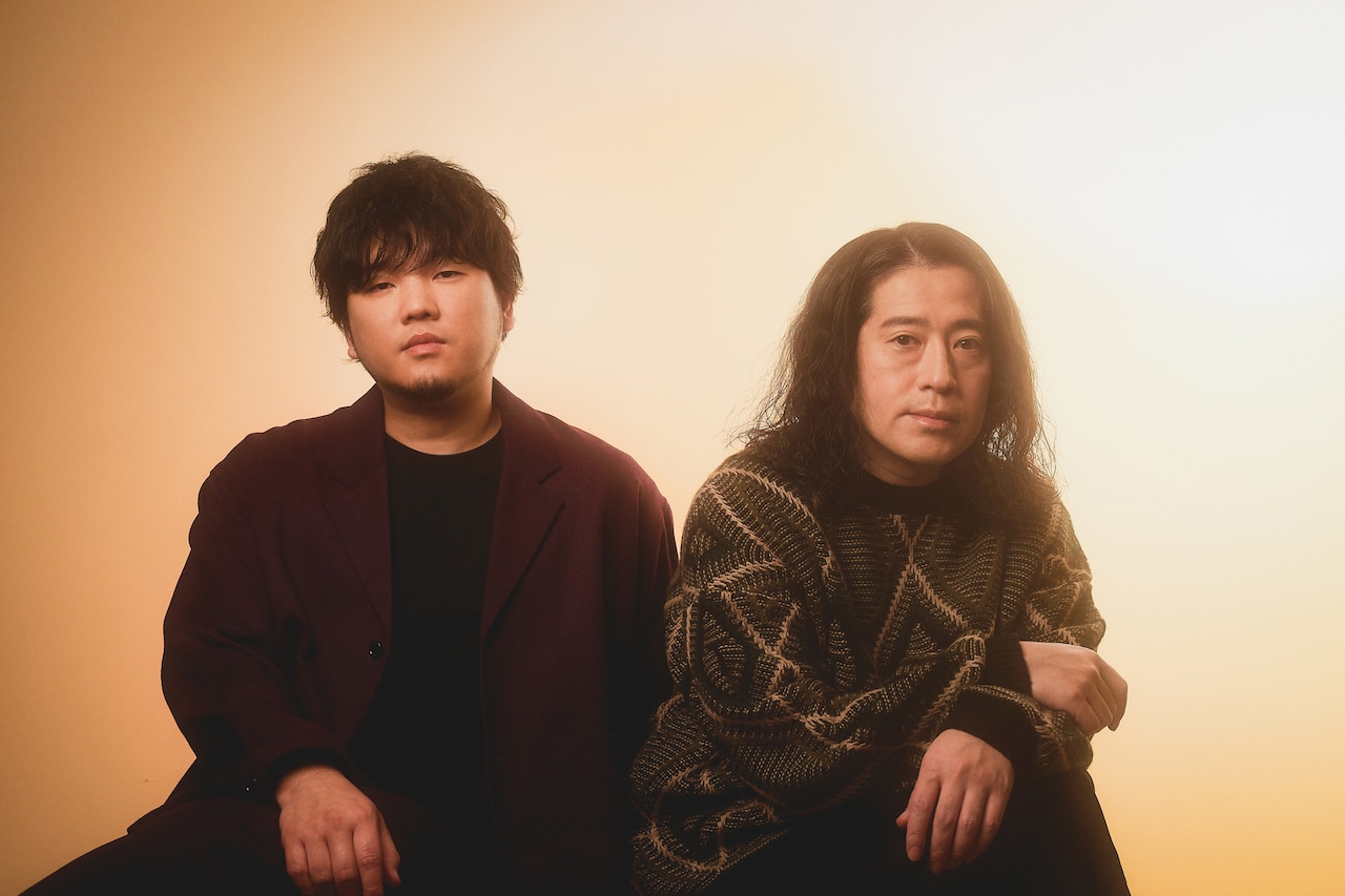 又吉直樹と秦基博が朗読×音楽のツーマンライブ「隣人もまだ起きている」開催