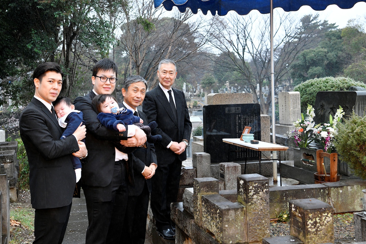 父・四世雀右衛門をしのぶ法要で雀右衛門「一丸となって父が残した大事な演目を」