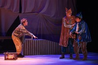 劇団銅鑼創立50周年記念公演 第2弾 No.57「ふしぎな木の実の料理法～こそあどの森の物語～」より。