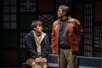 MONO第51回公演「御菓子司 亀屋権太楼」より。（撮影：井上嘉和）