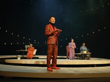 兵庫県立ピッコロ劇団 第78回公演 ピッコロシアタープロデュース「ロボット-RUR-」より。（撮影：堀川高志 / kutowans studio）