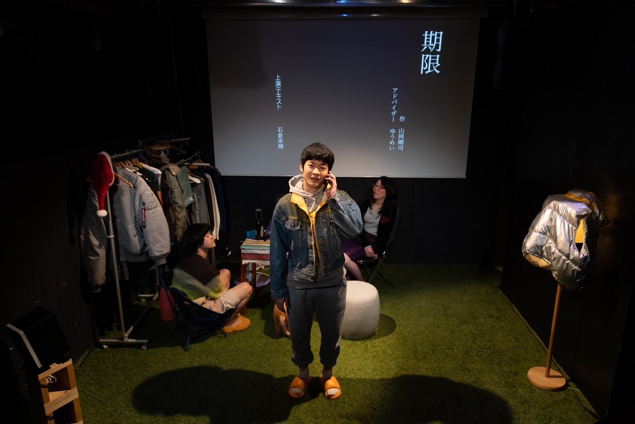 竹内蓮のロチュスの演劇と映画の3本立て公演「成人（仮）」開幕