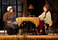 KERA CROSS 第5弾「骨と軽蔑」より。（撮影：引地信彦　写真提供：東宝 キューブ）