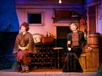 KERA CROSS 第5弾「骨と軽蔑」より。（撮影：引地信彦　写真提供：東宝 キューブ）