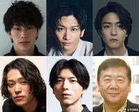 紀伊國屋ホール開場60周年記念公演 KOKAMI@network vol.20「朝日のような夕日をつれて2024」の出演者と鴻上尚史。