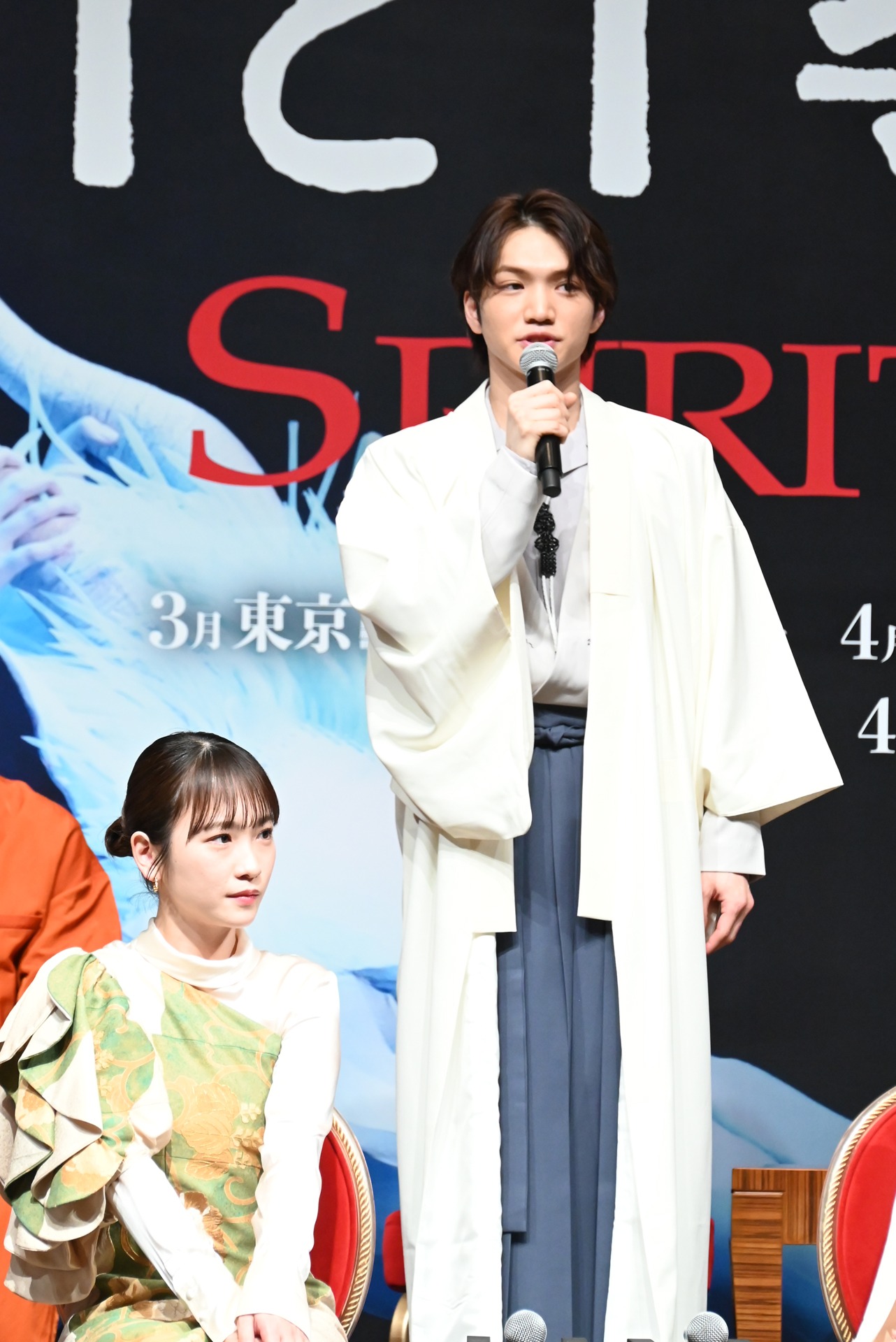 三浦宏規（右）