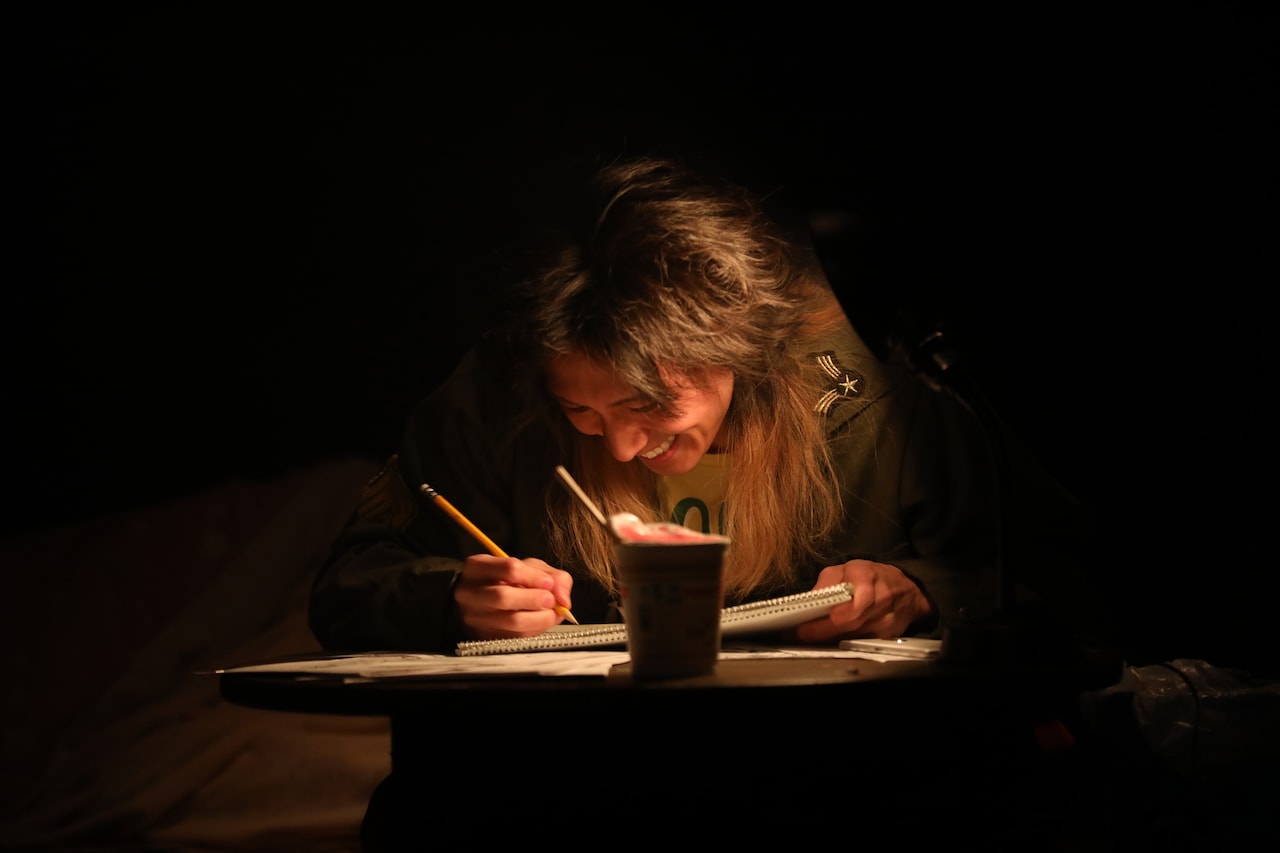 山崎晶吾・佐野岳ら出演「9階団地のスーパースター」2024年版スタート