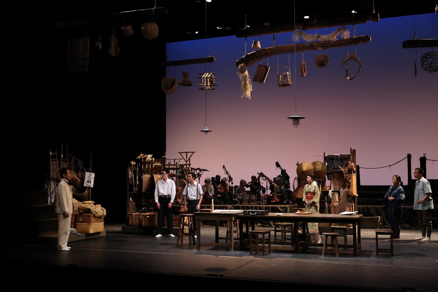 市民と創造する演劇「地を渡る舟-1945／アチック・ミューゼアムと記述者たち-」より。