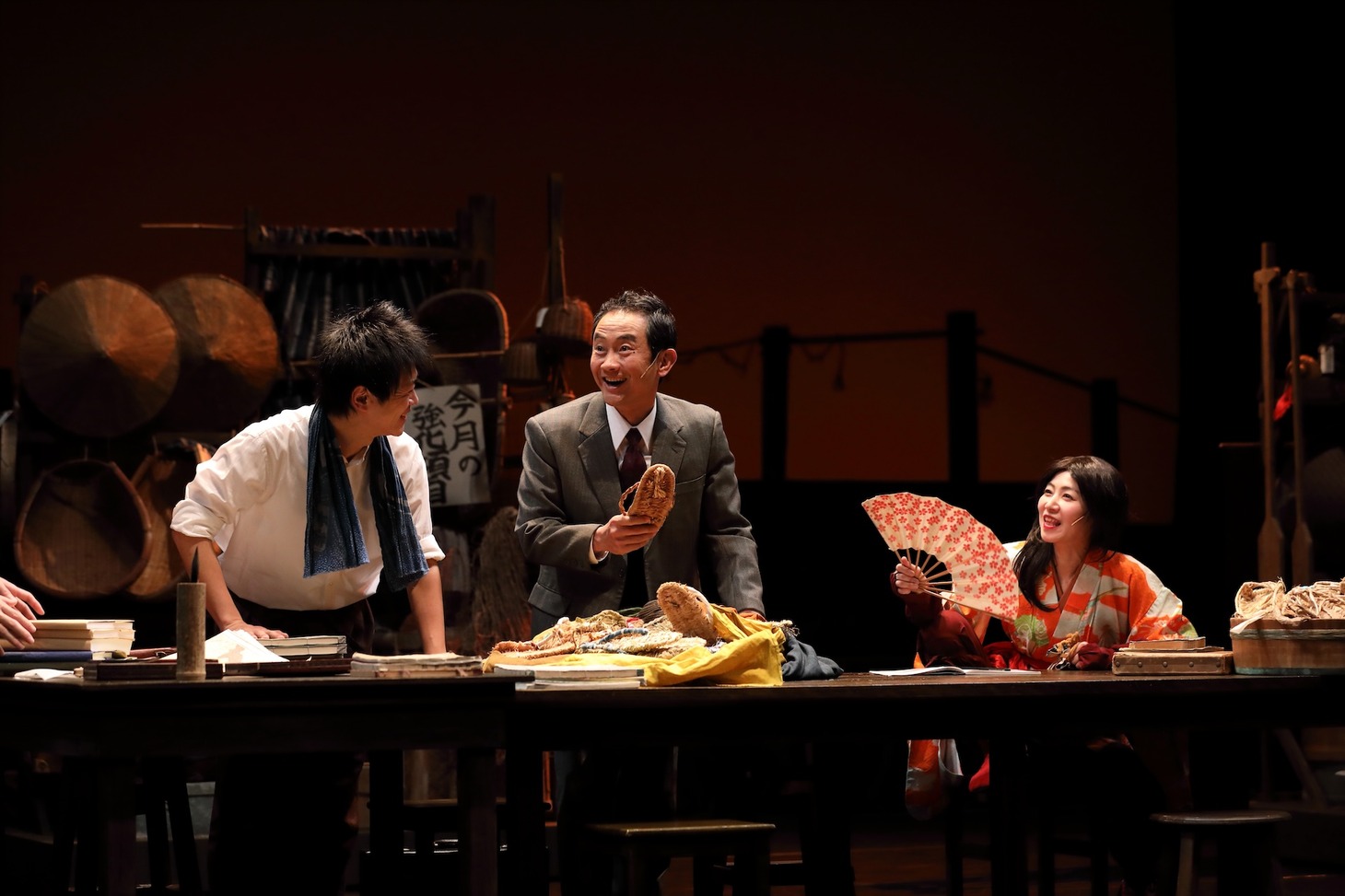 市民と創造する演劇「地を渡る舟-1945／アチック・ミューゼアムと記述者たち-」より。