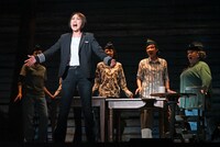 ブロードウェイミュージカル「カム フロム アウェイ」ゲネプロの様子。