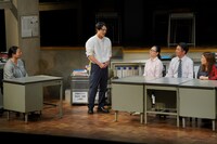 山田ジャパン 2024年3月公演「愛称→蔑称」より。（Photo by Wataru Yoshida）