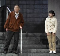 赤堀雅秋プロデュース「ボイラーマン」より。（撮影：引地信彦）