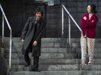 赤堀雅秋プロデュース「ボイラーマン」より。（撮影：引地信彦）