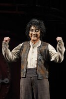 大竹しのぶにあげた卵焼きが美味しかったと言われ、ガッツポーズする市村正親。