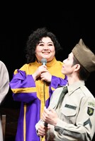 谷口ゆうな（奥）