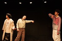 「つかの間の道」より。（撮影：黒田菜月）※黒田菜月の「黒」は旧字体が正式表記。