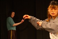 「つかの間の道」より。（撮影：黒田菜月）※黒田菜月の「黒」は旧字体が正式表記。