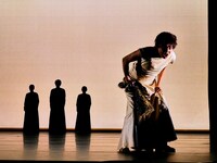 「メディア / イアソン」より。（撮影：細野晋司）