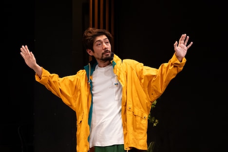 アマヤドリ本公演「『人形の家』疾走版」より。