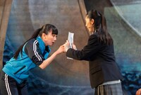 「うねり～踊らない二人～」より。