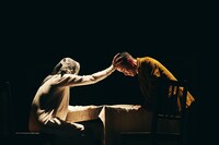 カンパニーデラシネラ 新作公演「the sun」より。（撮影：鈴木穣蔵）