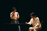 カンパニーデラシネラ 新作公演「the sun」より。（撮影：鈴木穣蔵）