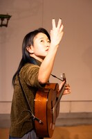 涌田悠企画 新作公演《じっくりとみんなでつくる短歌deダンス》vol.2「ヤッホー、跳べば着く星」より。（撮影：前澤秀登）