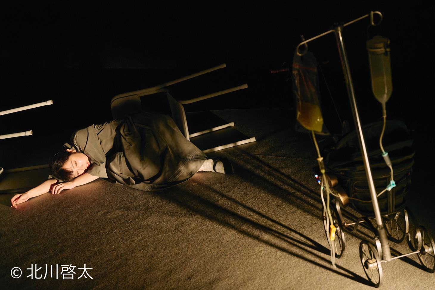 坂本企画 21「抱えきれない わたしを抱いて」より。