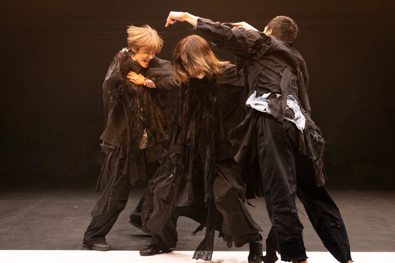 ミクニヤナイハラプロジェクト「船を待つ」東京公演スタート