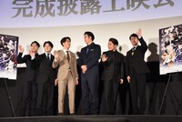 左から上村吉太朗、中村莟玉、尾上右近、尾上松也、中村鷹之資、河合雪之丞。