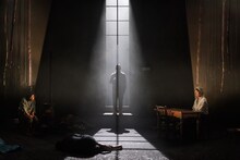 イキウメ「人魂を届けに」より。（撮影：田中亜紀）