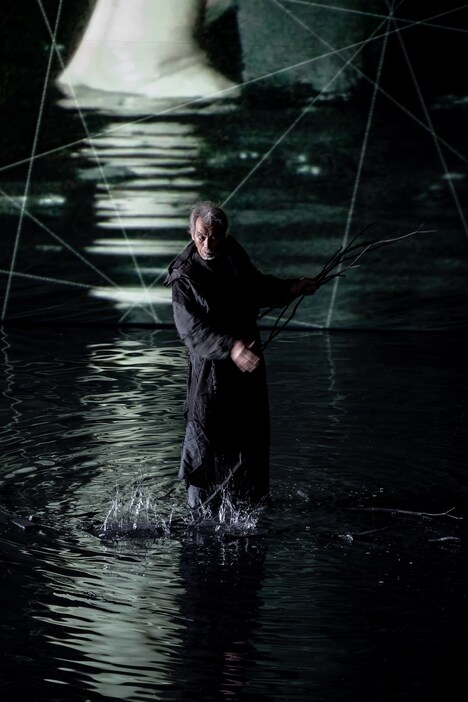 「RYUICHI SAKAMOTO + SHIRO TAKATANI『TIME』」より。（撮影：井上嘉和）