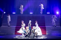「青山オペレッタ THE STAGE ～メッザ・ルーナ / 光と影～」より。