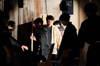 劇団 身体ゲンゴロウ 5周年公演「ナマリの銅像」より。（撮影：古池安由実）