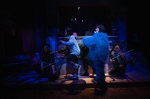 南極ゴジラ「（あたらしい）ジュラシックパーク」より。(c)おまつ（松下奈央）