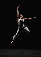 ノエ・スーリエ「The Waves」より。(c)大洞博靖