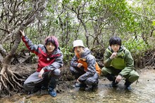 「沖縄編」より、左から廣野凌大、植田圭輔、荒牧慶彦。(c)フジテレビ
