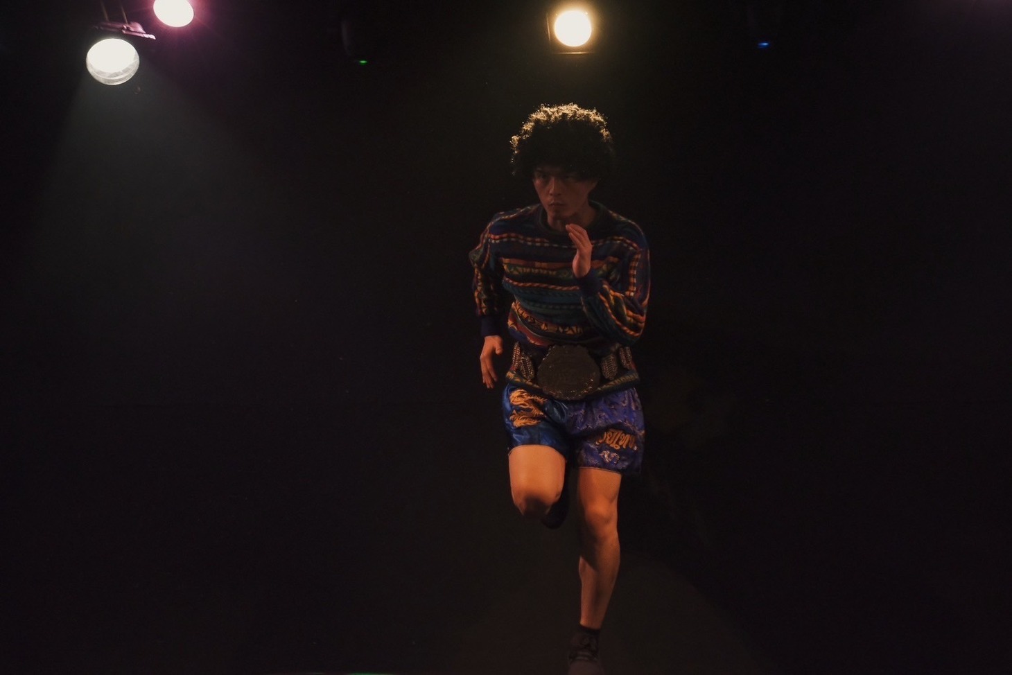 セビロデクンフーズ「石田、ゴーゴーヘブン！」より。（撮影：中村元彦）