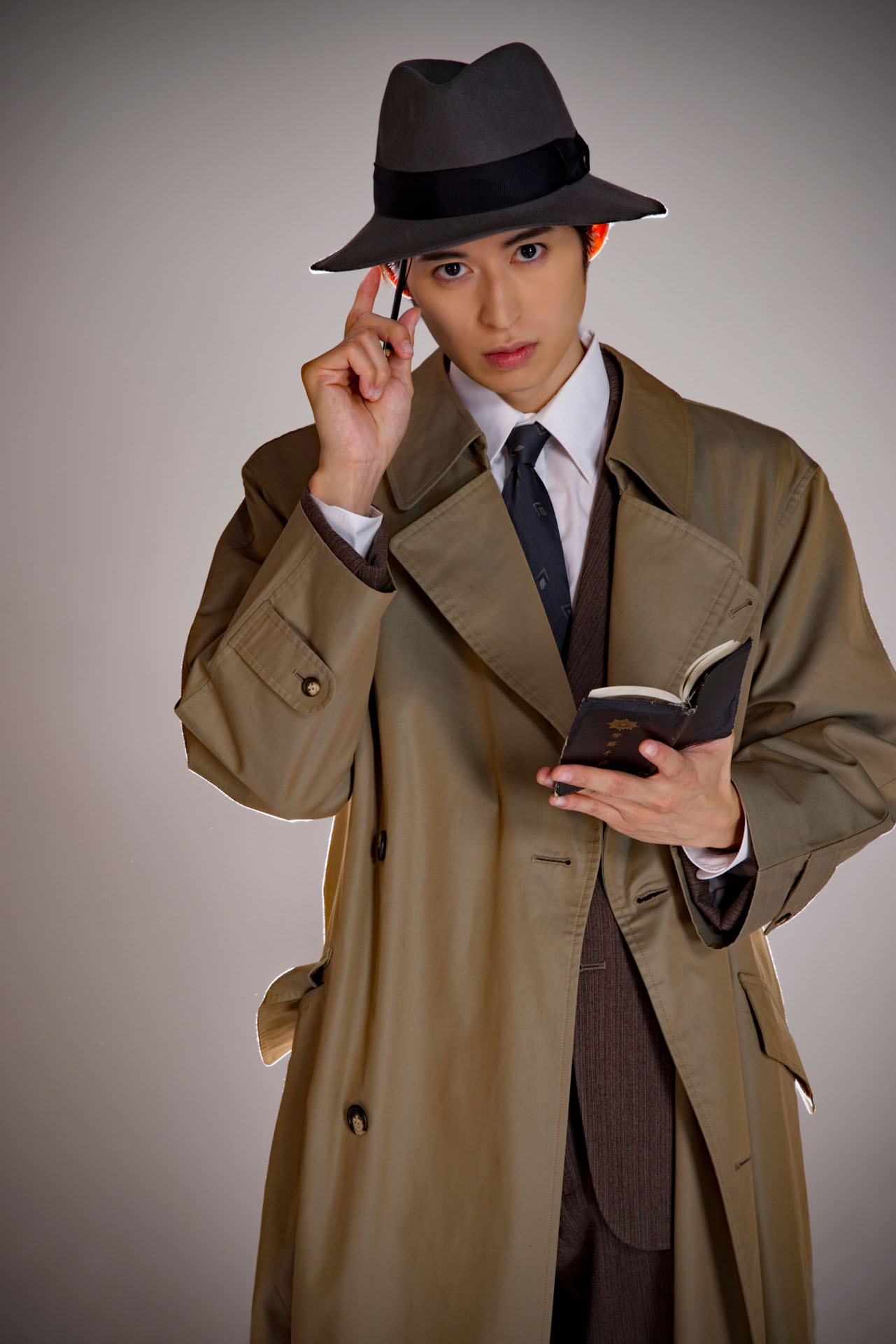 高本学扮する山下徳一郎。