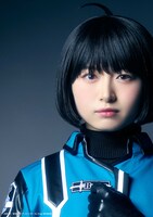 其原有沙扮する雨取千佳。