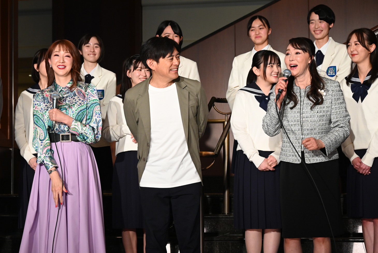 「新生！熱血ブラバン少女。」囲み取材の様子。